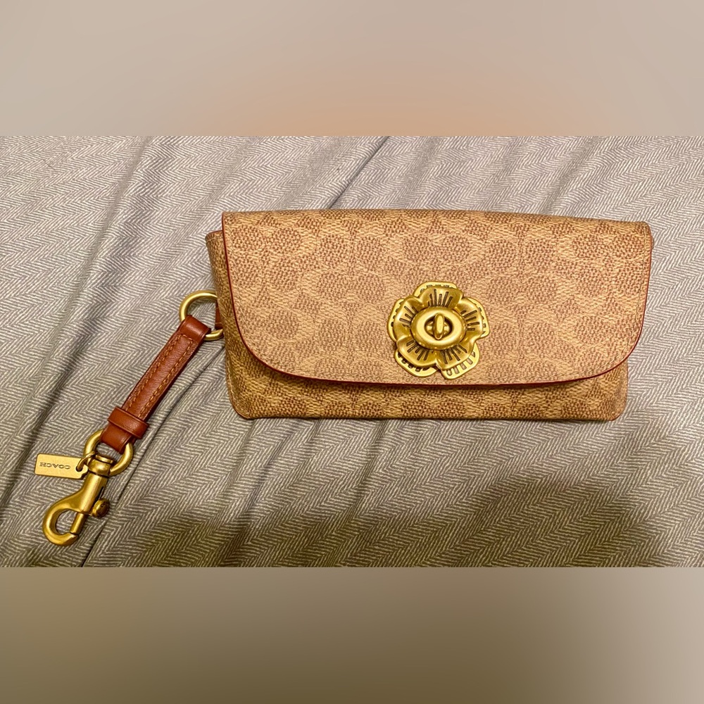 Coach Tan Clutch Glasses Holder